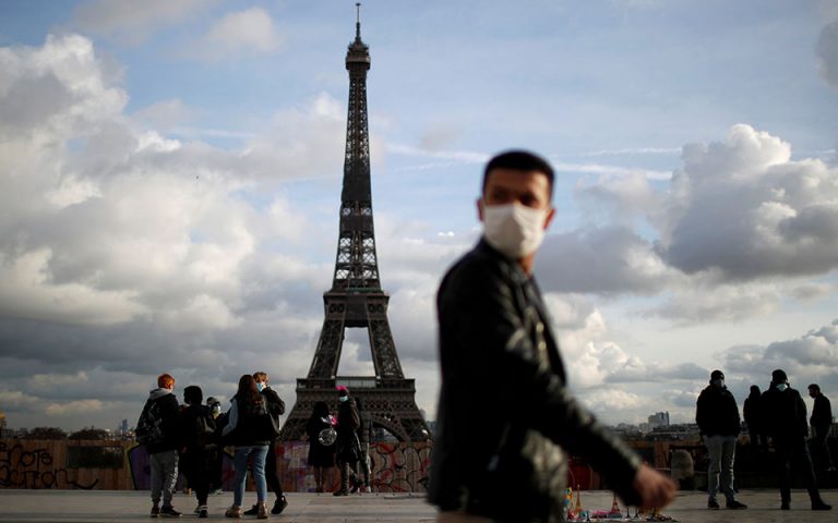 Γαλλία: Μάσκα τέλος για τους πολίτες με υγειονομικό πιστοποιητικό