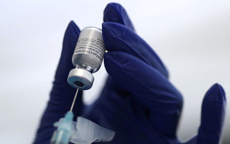 Εμβολιασμοί: Η Pfizer θα ζητήσει την έγκριση των ΗΠΑ για την ενισχυτική δόση λόγω της μετάλλαξης «Δέλτα»