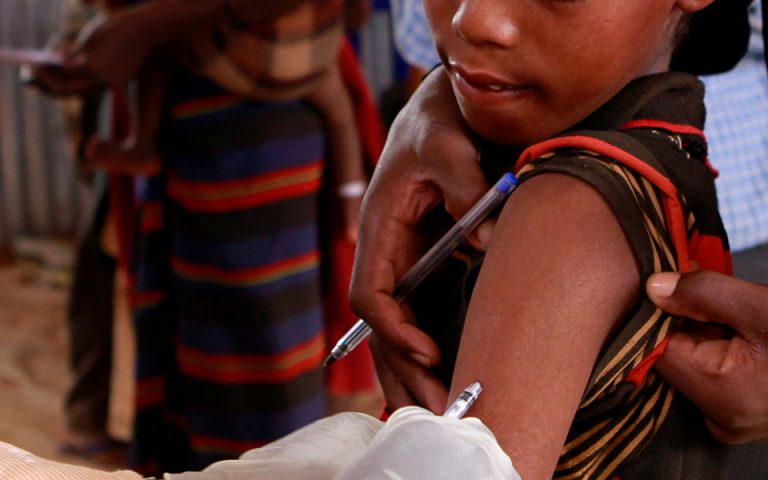 «Η τέλεια καταιγίδα»: Καμπανάκι ΟΗΕ για την επιβράδυνση των παιδικών εμβολιασμών ρουτίνας