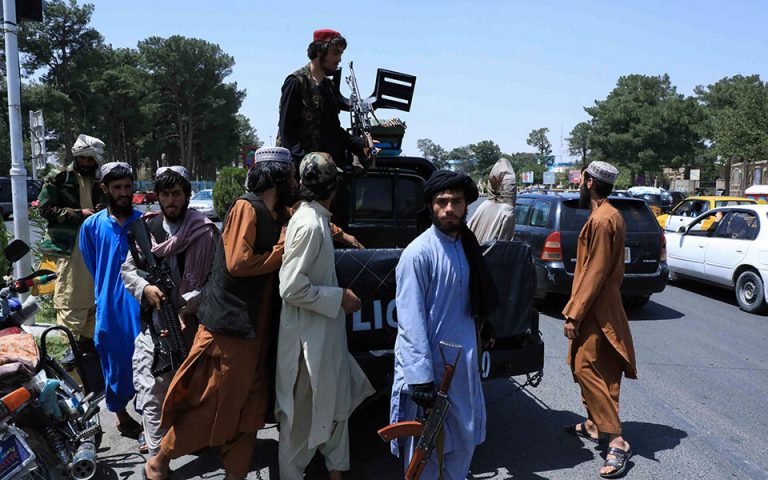 Στα χέρια των Ταλιμπάν, αμαχητί, και το τελευταίο προπύργιο προ της Καμπούλ