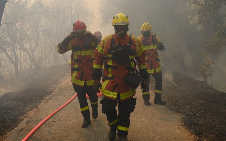 Γαλλία – Φωτιά στην Κυανή Ακτή: Δύο νεκροί σε σπίτι που κάηκε ολοσχερώς