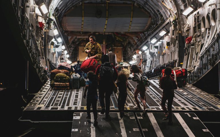 Αφγανιστάν: Ολονύχτιο θρίλερ στο αεροδρόμιο της Καμπούλ λόγω «τρομοκρατικής απειλής»