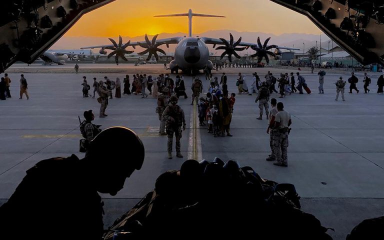 Αεροδρόμιο Καμπούλ: Τέλος στις βρετανικές επιχειρήσεις απομάκρυνσης Αφγανών – Αναχώρησε η τελευταία πτήση