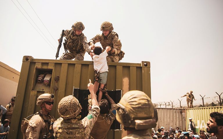 Πρέσβης ΝΑΤΟ στο Αφγανιστάν: «Κάναμε ό,τι καλύτερο μπορούσαμε» στις επιχειρήσεις εκκένωσης