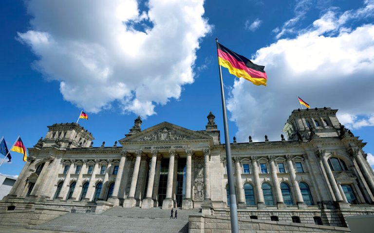 Γερμανία: Προβάδισμα SPD έναντι CDU/CSU σε δημοσκόπηση για πρώτη φορά σε 15 χρόνια