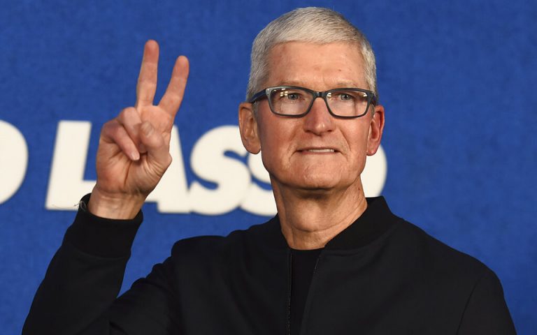 Τιμ Κουκ: Το deal με την Apple και οι μετοχές των 750 εκατ. δολαρίων