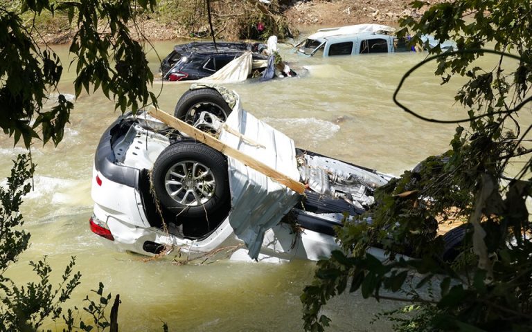 ΗΠΑ: Τουλάχιστον 21 νεκροί και 20 αγνοούμενοι στο Τενεσί μετά τις πλημμύρες