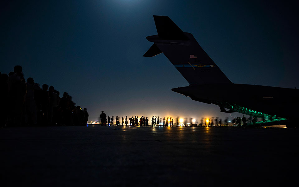 Πεντάγωνο: 16.000 άτομα απομακρύνθηκαν από το αεροδρόμιο της Καμπούλ το τελευταίο 24ωρο