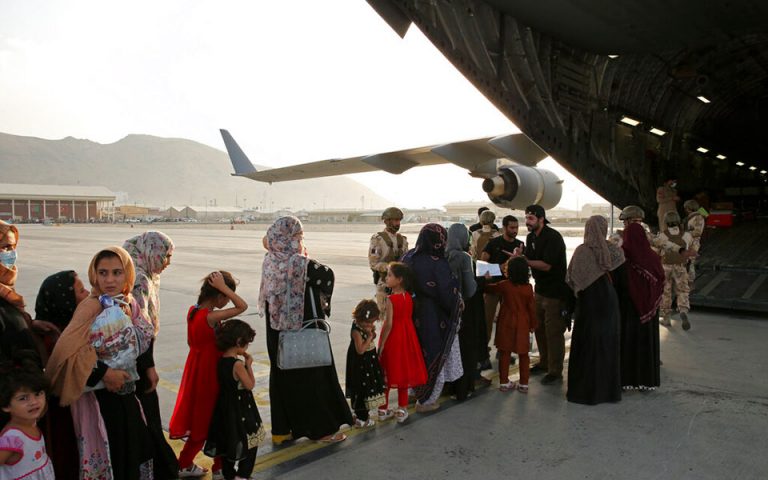 Πεντάγωνο για αεροδρόμιο Καμπούλ: Η απειλή παραμένει «πραγματική και συγκεκριμένη»