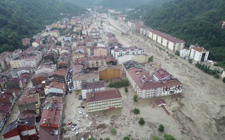 Πλημμύρες στην Τουρκία: Ανεβαίνει ο αριθμός των θυμάτων