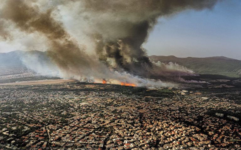 Λέκκας: Οι τρεις παράγοντες που επέδρασαν στην εξάπλωση της πυρκαγιάς στη Βαρυμπόμπη