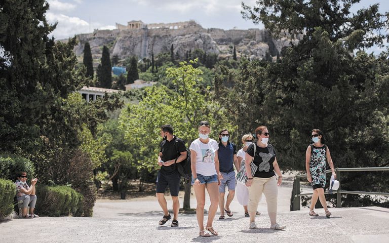 Ο ελληνικός τουρισμός κέρδισε το στοίχημα για τον Ιούλιο – Εκτόξευση των αφίξεων κατά 70%