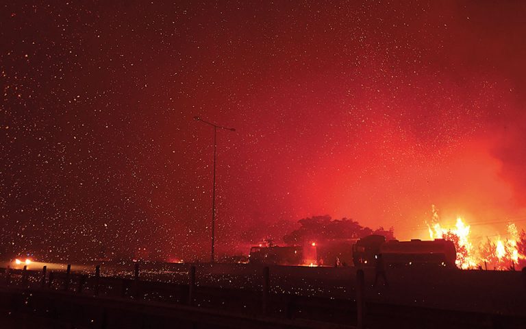 Πυρκαγιές: Σε κατάσταση κόκκινου συναγερμού η χώρα