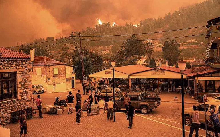 Φωτιά στην Εύβοια: Αυτό το νεκρό δάσος ήταν το ψωμί μας, τώρα χάθηκαν όλα…