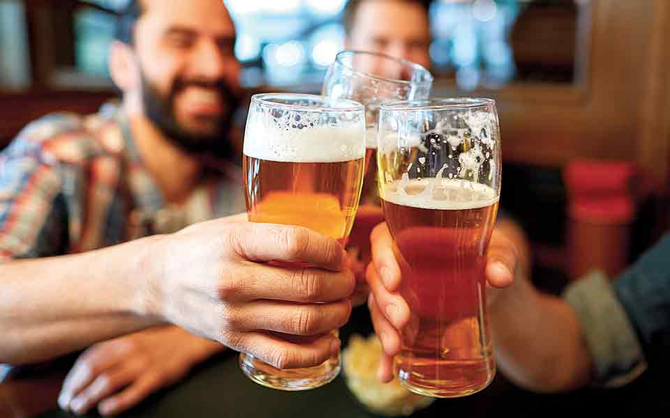 Ανοιγμα της εστίασης και τουρισμός αύξησαν τις πωλήσεις μπίρας