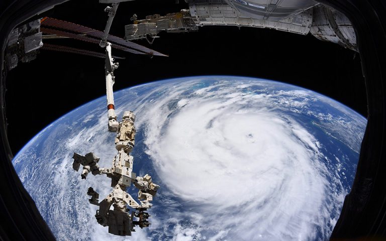 Ο τυφώνας Άιντα σαρώνει τις ΗΠΑ – Οι εικόνες της καταστροφής
