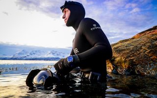 H TUDOR αναζητά φάλαινες στα φιόρδ της Νορβηγίας με τον Morgan Bourc’his