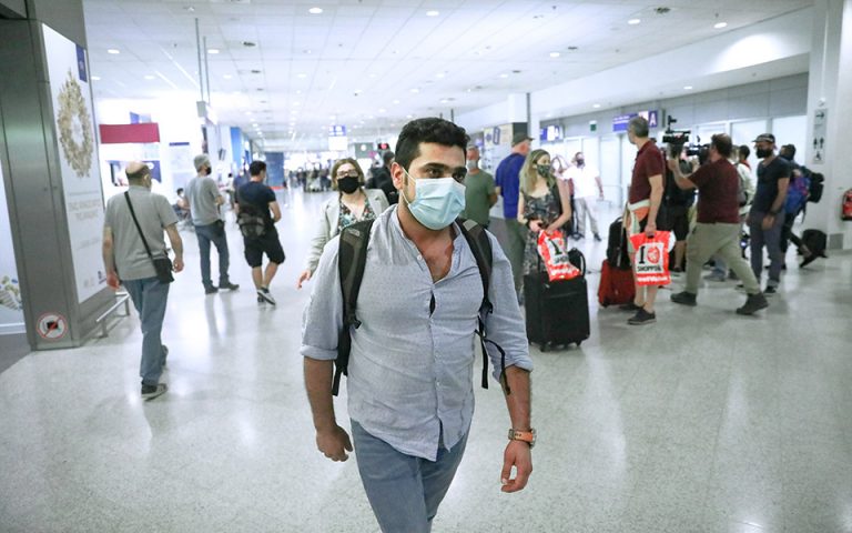 Εφτασε στην Αθήνα ο Έλληνας πολίτης που απεγκλωβίστηκε από το Αφγανιστάν