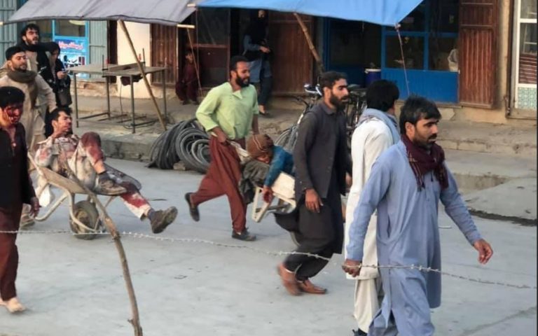 Επίθεση στην Καμπούλ: 40 νεκροί, 120 τραυματίες – Οι ΗΠΑ «βλέπουν» ISIS, φόβοι για νέο χτύπημα
