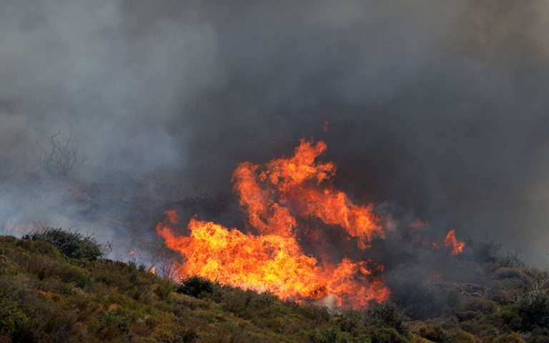 Πολύ υψηλός κίνδυνος πυρκαγιάς σε τρεις περιφέρειες