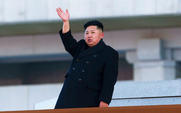 Βόρεια Κορέα: Ο Κιμ Γιονγκ Ουν επαίνεσε νέους που προσέφεραν «εθελοντική εργασία»