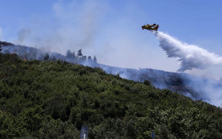 Μήνυμα alert στα κινητά πολιτών σε Κρήτη και Ρόδο για κίνδυνο πυρκαγιάς