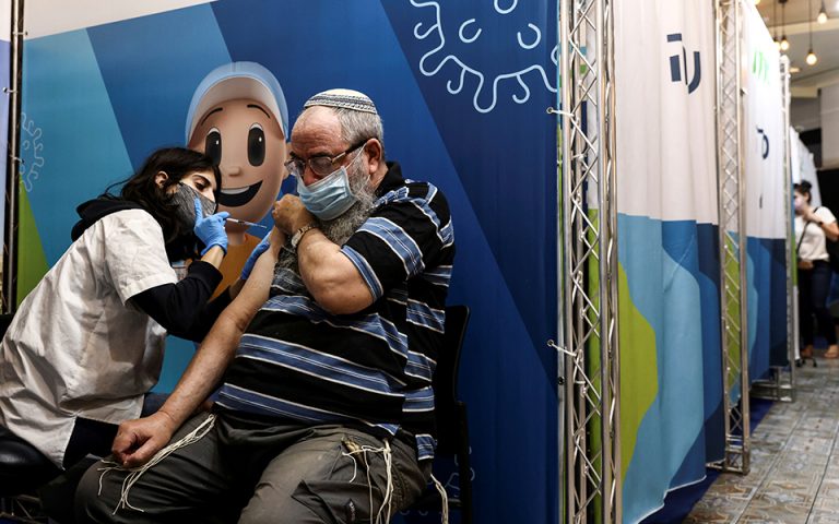 Κορωνοϊός: Το Ισραήλ προετοιμάζεται για τέταρτη δόση και εμβολιασμό κάθε 5-6 μήνες
