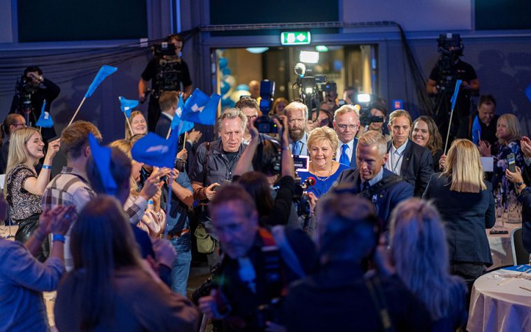 Νορβηγία: Η πρωθυπουργός Σόλμπεργκ παραδέχθηκε την ήττα της στις εκλογές