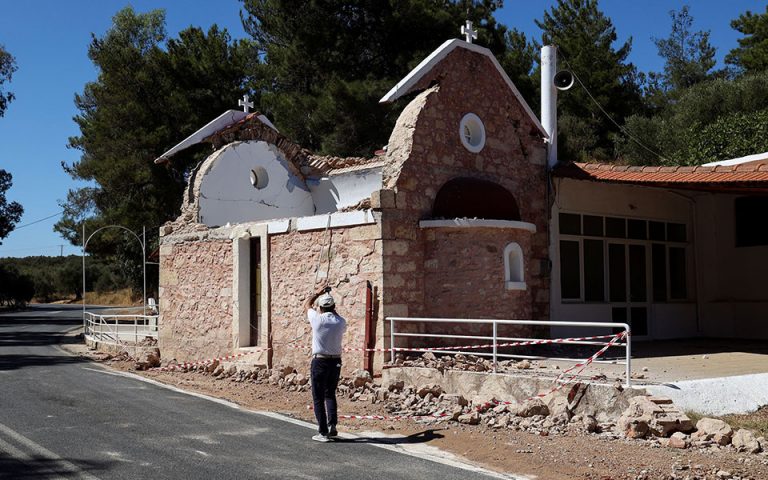 Στην Κρήτη ο Κυριάκος Μητσοτάκης: Επισκέπτεται τις πληγείσες από τον σεισμό περιοχές