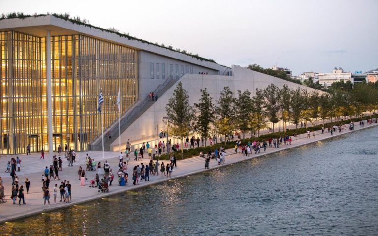 Le Figaro: «Η εκπληκτική αναγέννηση της Όπερας της Αθήνας» – Το πρωτοσέλιδο αφιέρωμα στην Εθνική Λυρική Σκηνή