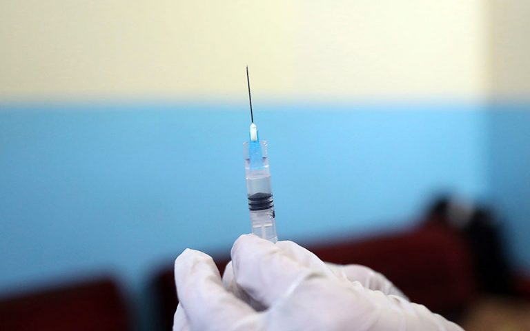 ΙΚΑ Αλεξάνδρας: Αναβλήθηκε η δίκη για τον εικονικό εμβολιασμό
