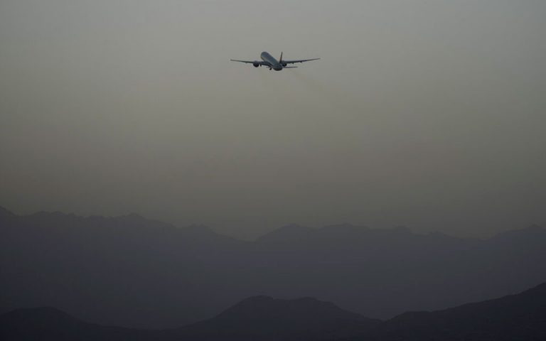 Καμπούλ: Πρώτη πτήση για απομάκρυνση ξένων μετά την αποχώρηση των ΗΠΑ