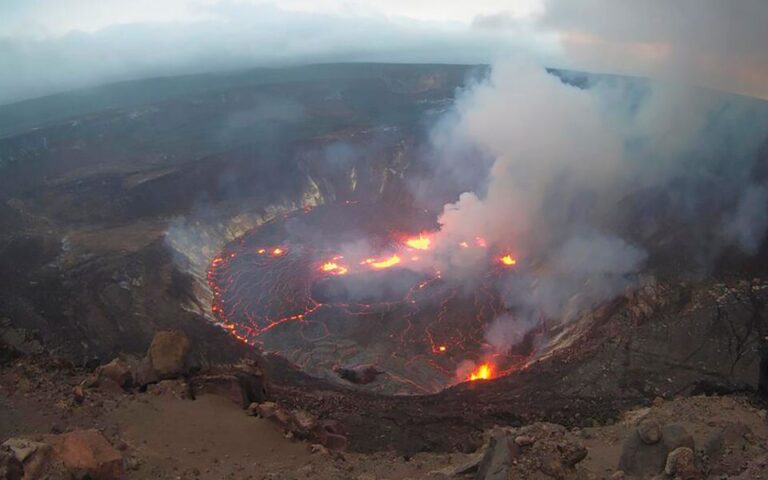 Χαβάη: Εξερράγη το ηφαίστειο Κιλαουέα (φωτογραφίες)