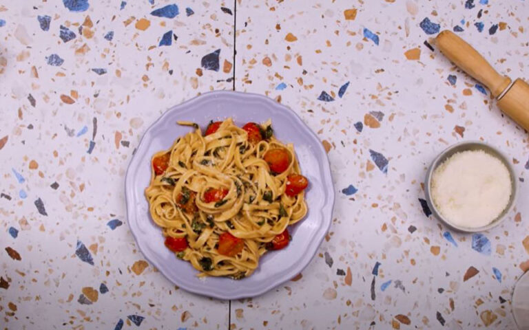 Γαστρονόμος: Φτιάξτε μόνοι σας ιταλικά ζυμαρικά (ταλιατέλες) – video