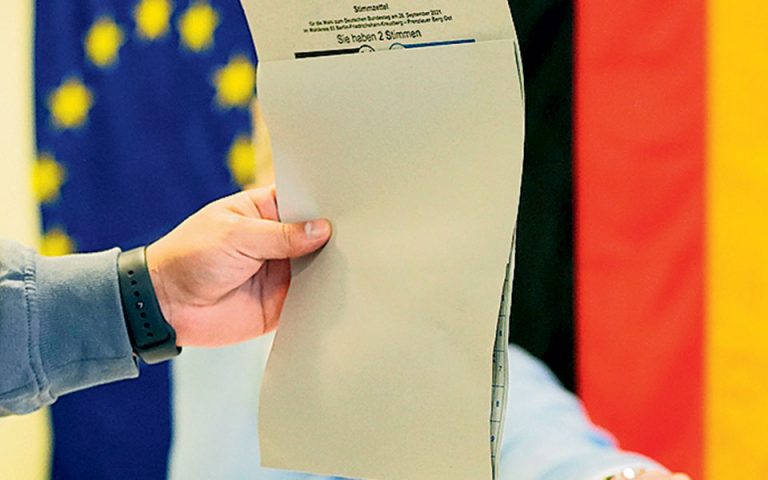 Ενισχυμένο Κέντρο και σταθερότητα στην Ευρώπη – Τρεις αναλυτές αποτιμούν τις γερμανικές εκλογές