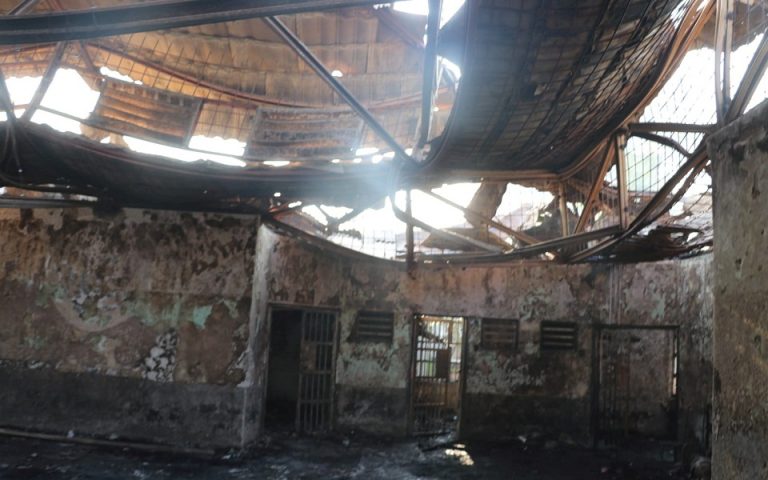 Ινδονησία: Δεκάδες νεκροί από φωτιά σε φυλακή με υπεράριθμους κρατούμενους (εικόνες)