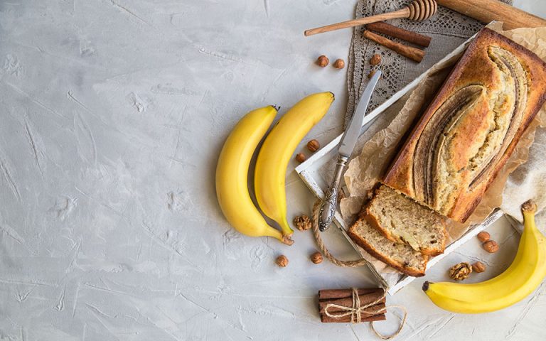 Συνταγή για τέλειο σχολικό σνακ: Μπανανόψωμο χωρίς γλουτένη