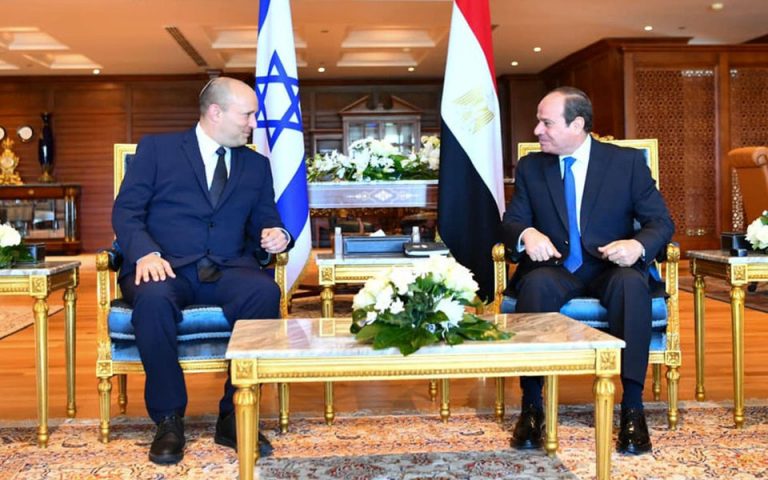Ισραήλ – Αίγυπτος: Μεσανατολικό και ασφάλεια στο επίκεντρο της συνάντησης Μπένετ – αλ Σίσι