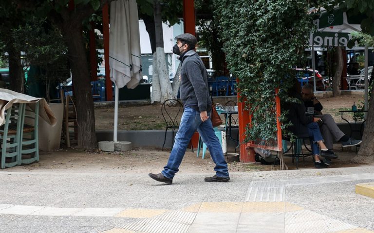 Καμπανάκι για Βόρειο Ελλάδα: Θα συνεχιστούν τα μίνι lockdown, λέει ο Αρκουμανέας