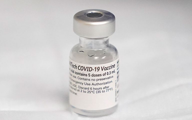Κορωνοϊός – Μελέτη ΕΚΠΑ: Αντισώματα για τουλάχιστον 6 μήνες μετά τον πλήρη εμβολιασμό με Pfizer