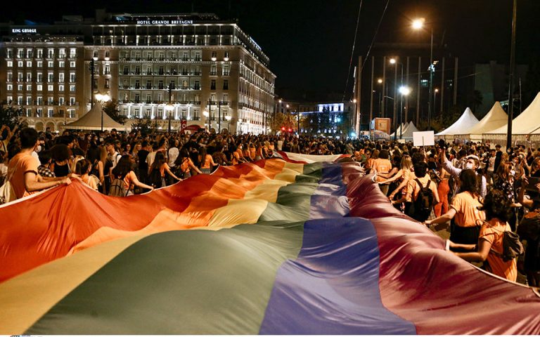 Νέες διαψεύσεις για την επιστολή των «160» για τα άτομα ΛΟΑΤΚΙ