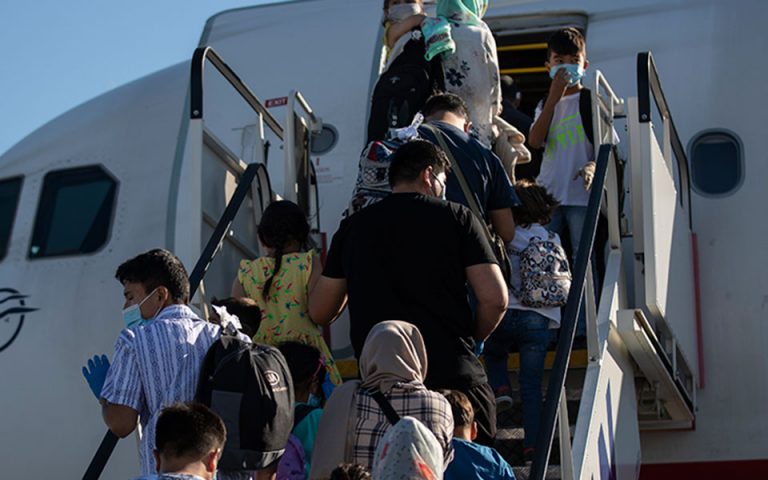 Προσφυγικό: Στις 4.300 οι μετεγκαταστάσεις από Ελλάδα σε άλλες χώρες της Ε.Ε.