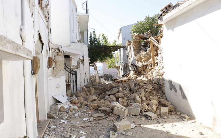 Σεισμός στην Κρήτη: Νέες ρωγμές σε σπίτια από την πρωινή δόνηση – Drone κατέγραψε εικόνες καταστροφής