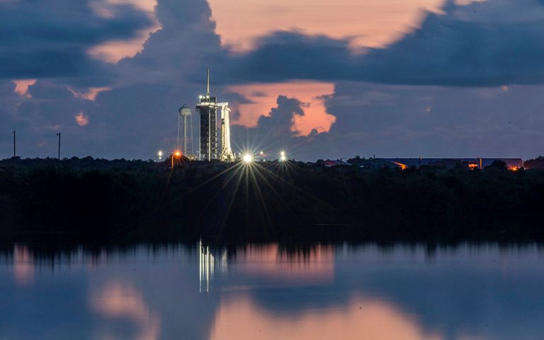 SpaceX: Αντίστροφη μέτρηση για την πρώτη τουριστική διαστημική αποστολή