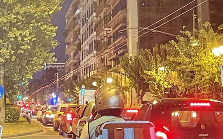Κίνηση στους δρόμους: «Στο κόκκινο» το κέντρο της Αθήνας