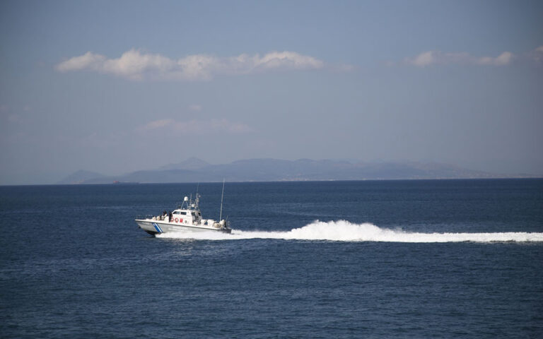 Σύγκρουση φορτηγού πλοίου με αλιευτικό στον Άγιο Ευστράτιο