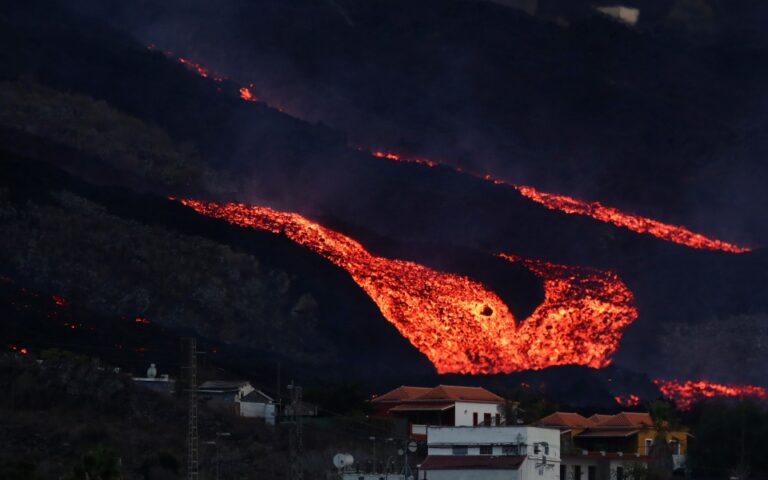 Ηφαίστειο Λα Πάλμα: Νέες εκκενώσεις περιοχών εξαιτίας του Κούμπρε Βιέχα