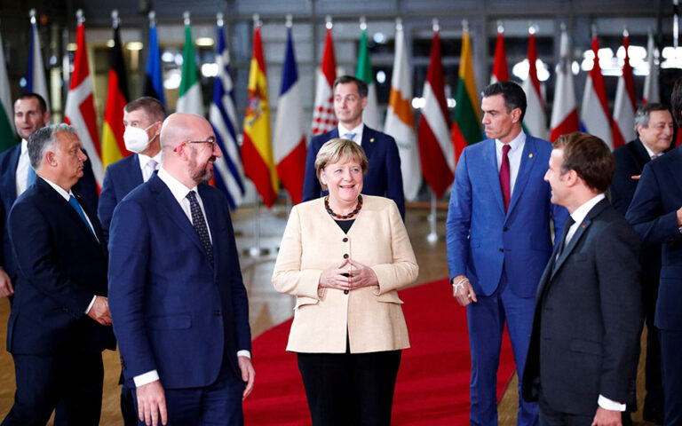 Μέρκελ: Τιμητικό αντίο στη Σύνοδο Κορυφής – Θερμό χειροκρότημα των ηγετών