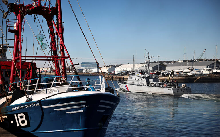 «Φουντώνει» η κόντρα Γαλλίας – Βρετανίας για τα αλιευτικά δικαιώματα
