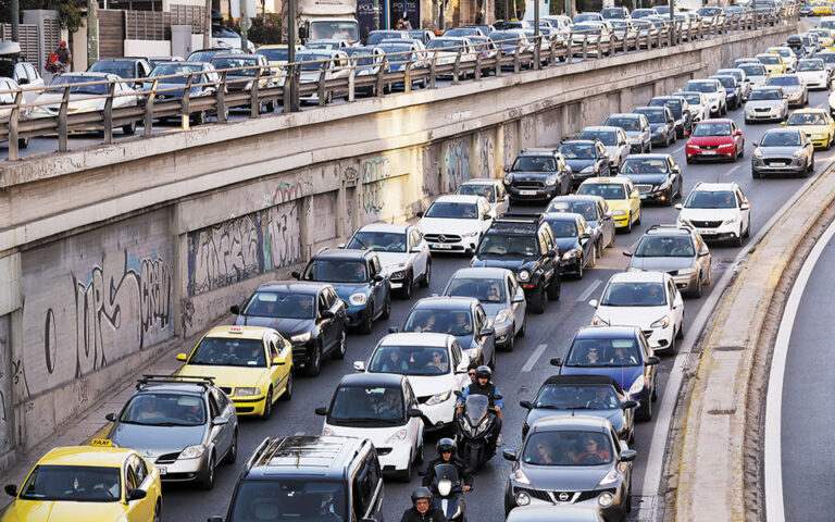 Οι δρόμοι της υπομονής: Πού οφείλεται το κυκλοφοριακό χάος στην Αθήνα